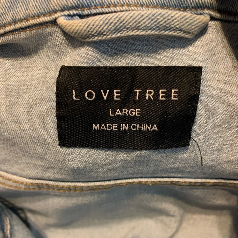 Light blue denim jacket size large/ brand Love Tree - Picture 4 of 6